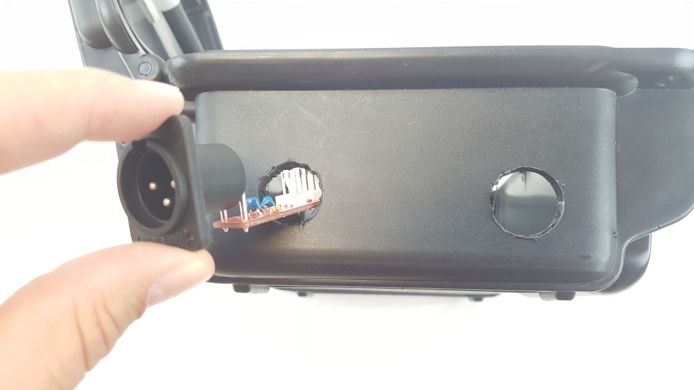 Inserting dual XLR boards